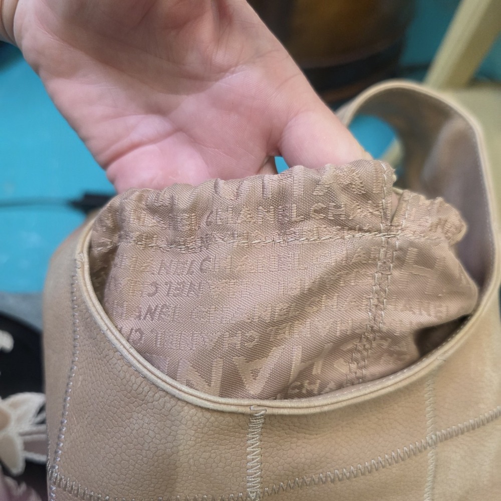 Authentic CHANEL CC Vintage Hangbag Leather Beige Tan Bucket Bag Top Handle - Picture 10 of 16